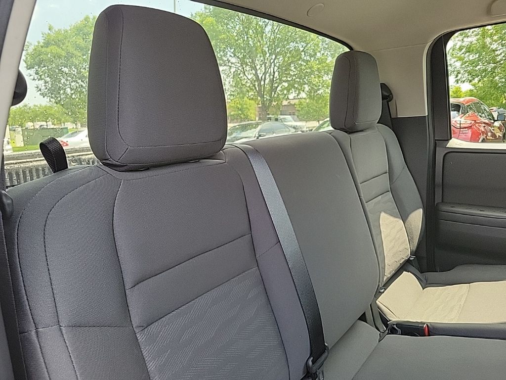 Thumbnail: 2023 Nissan Frontier - 15