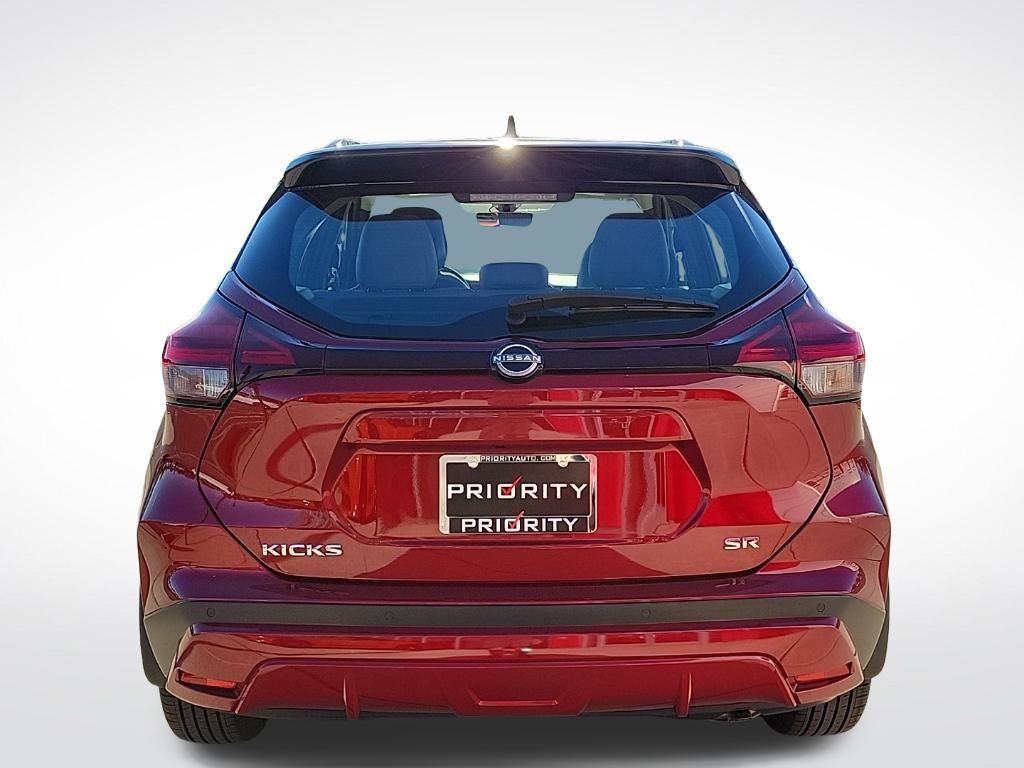 Thumbnail: 2022 Nissan Kicks - 4