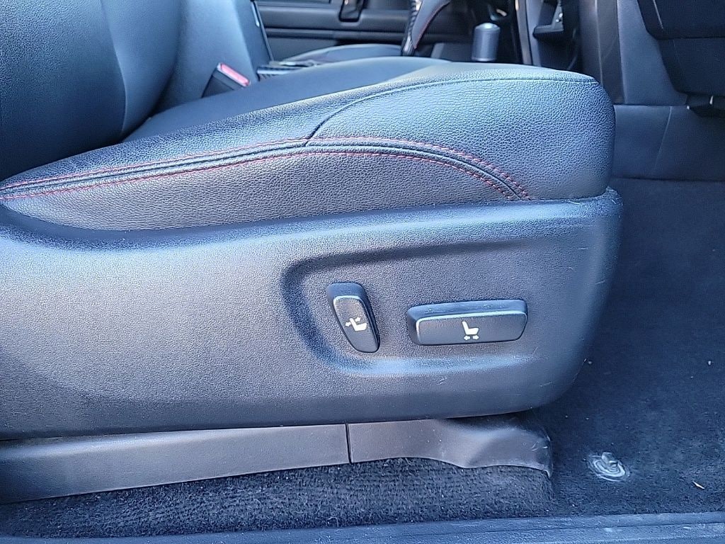 Thumbnail: 2020 Toyota 4Runner - 17