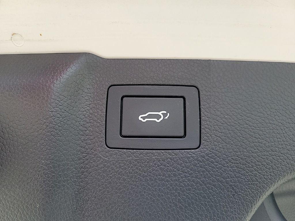 Thumbnail: 2018 Hyundai Santa Fe - 26