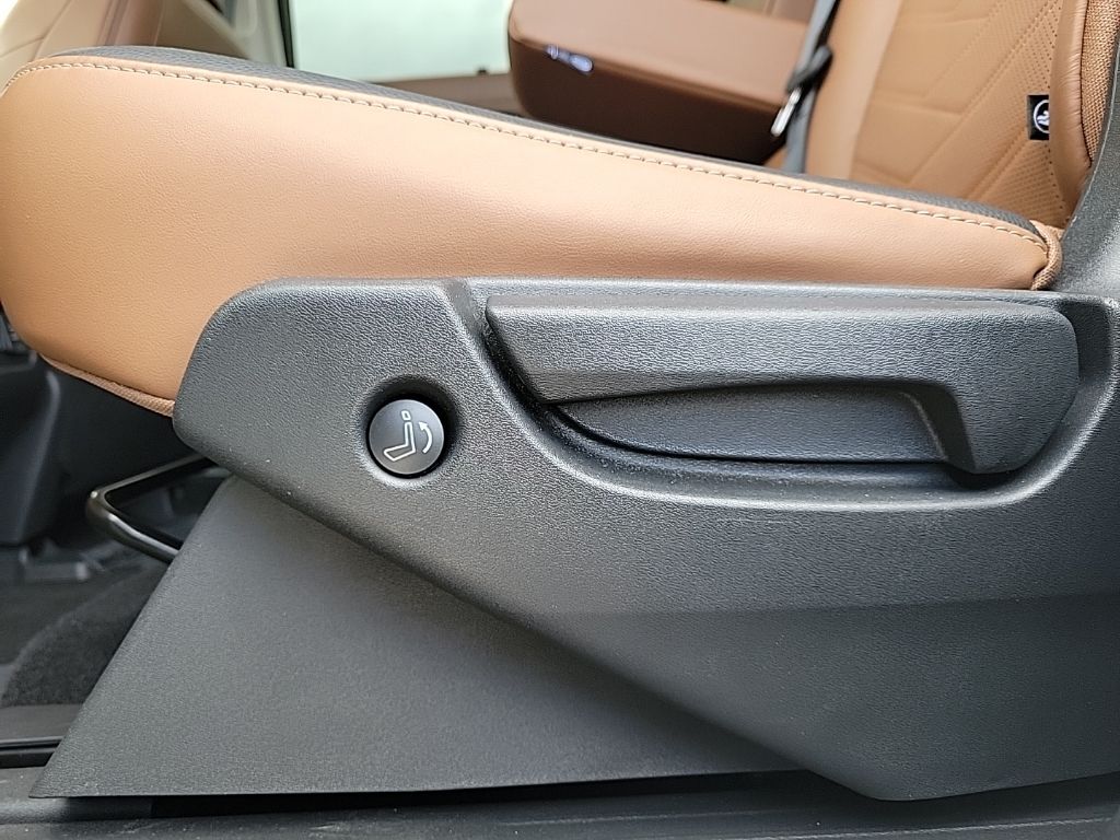 Thumbnail: 2023 Nissan Pathfinder - 27