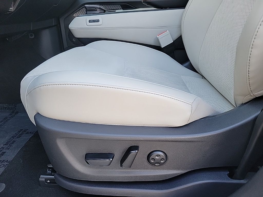 Thumbnail: 2024 Nissan Ariya - 12