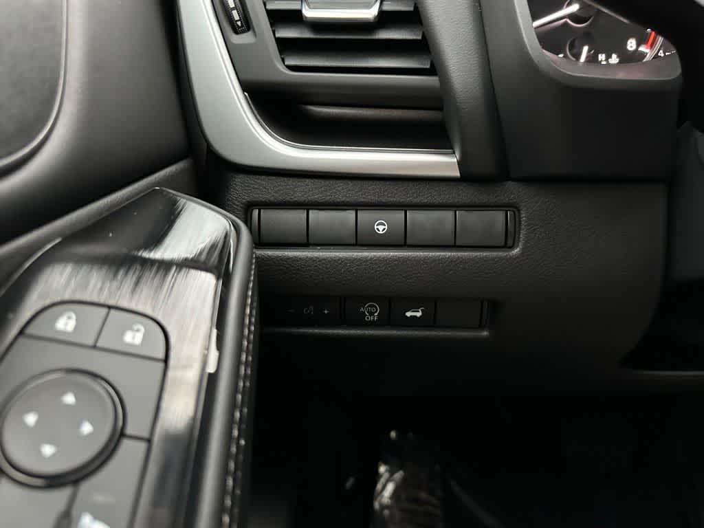 2025 Nissan Rogue SV 12