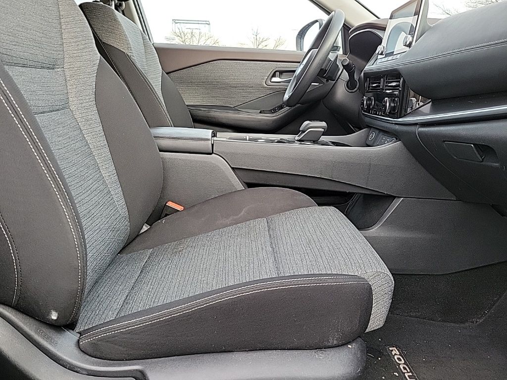 Thumbnail: 2021 Nissan Rogue - 17