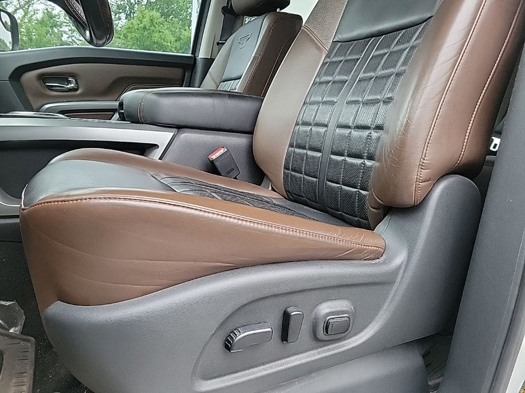 2018 Nissan Titan Platinum Reserve 24