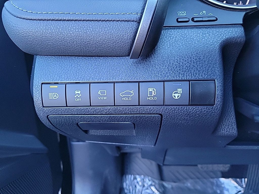 Thumbnail: 2022 Toyota Camry - 30