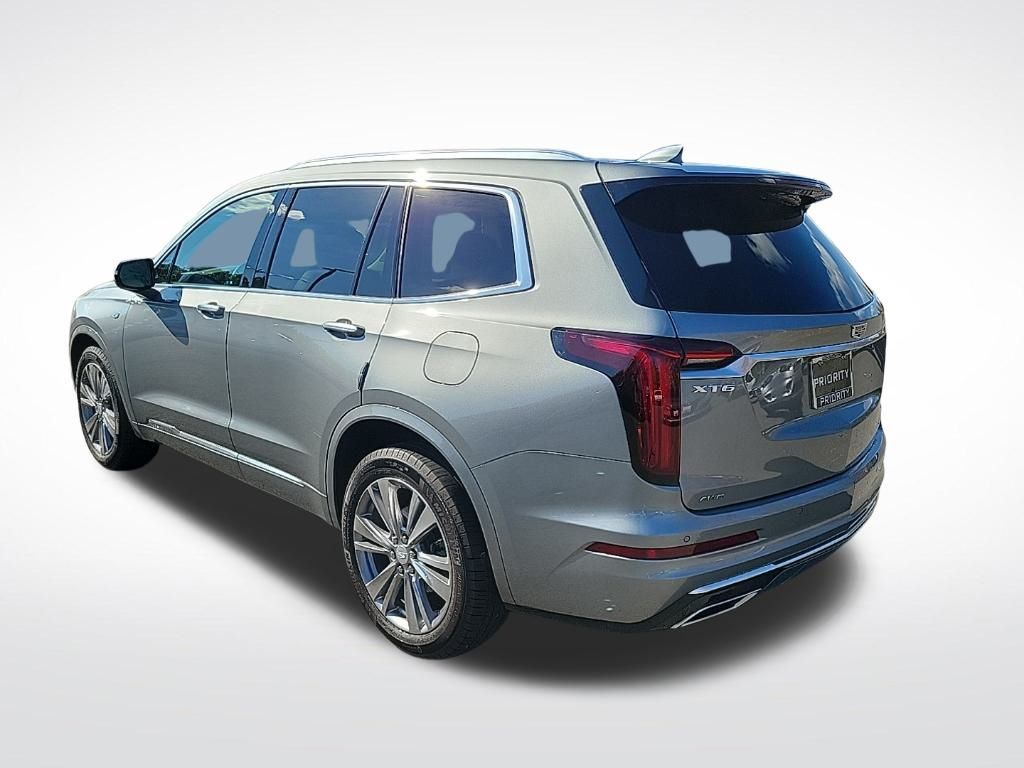 Thumbnail: 2023 Cadillac XT6 - 3