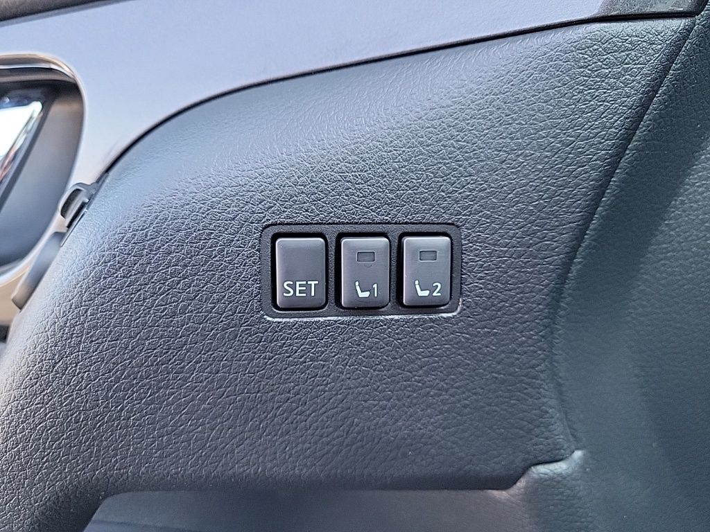 Thumbnail: 2019 Nissan Rogue - 33