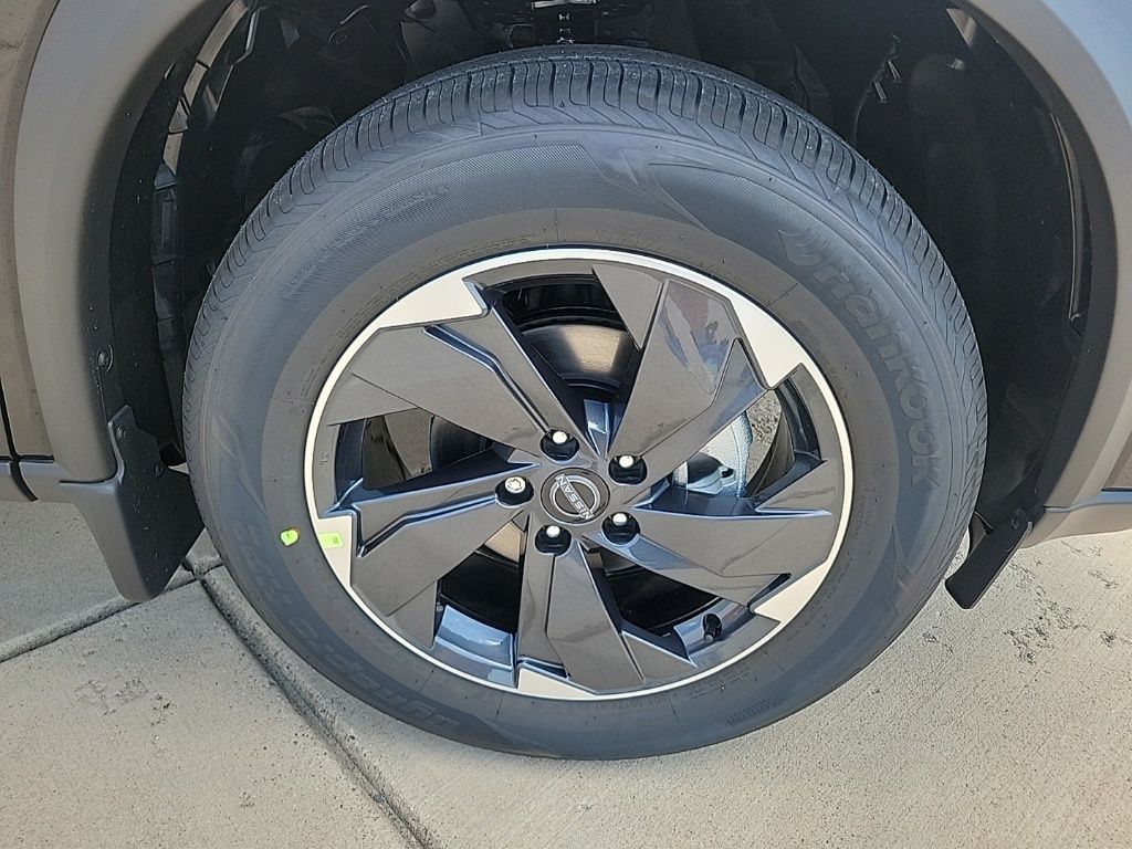 Thumbnail: 2026 Nissan Rogue - 9