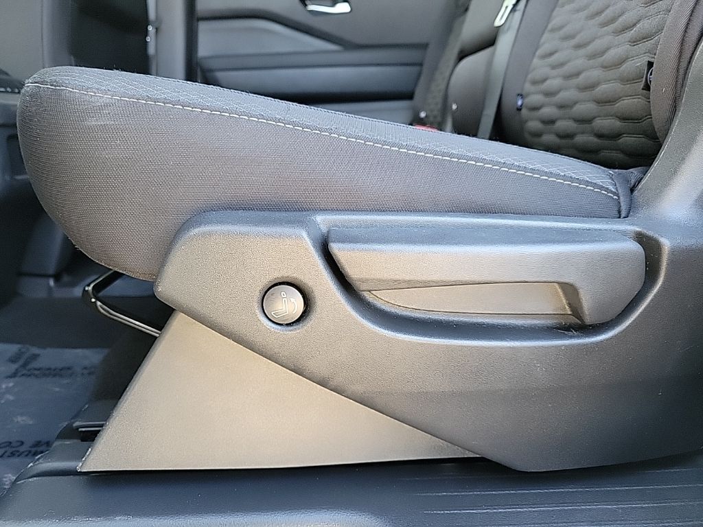 Thumbnail: 2022 Nissan Pathfinder - 15