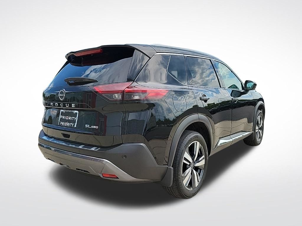 Thumbnail: 2023 Nissan Rogue - 4