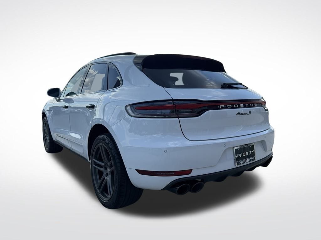 Thumbnail: 2021 Porsche Macan - 3