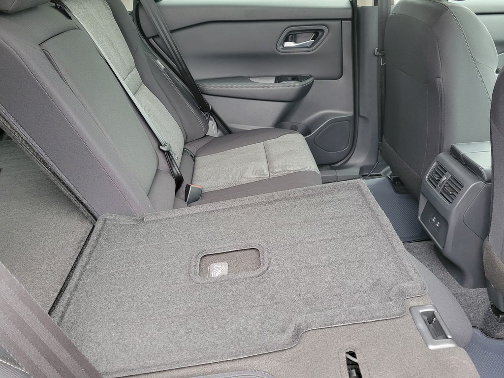 Thumbnail: 2026 Nissan Rogue - 16