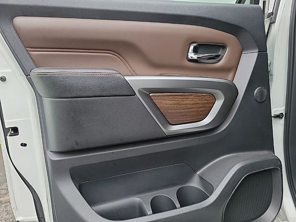 2018 Nissan Titan Platinum Reserve 23