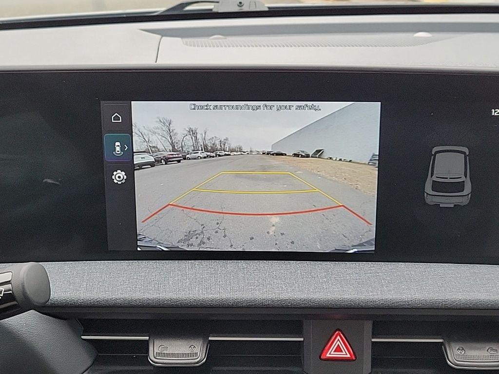 Thumbnail: 2022 Kia EV6 - 27