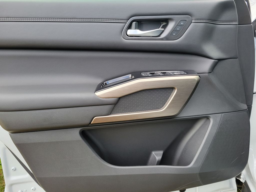 Thumbnail: 2025 Nissan Pathfinder - 27