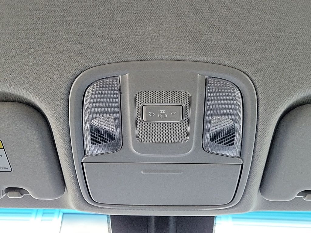 Thumbnail: 2020 Kia Niro - 24