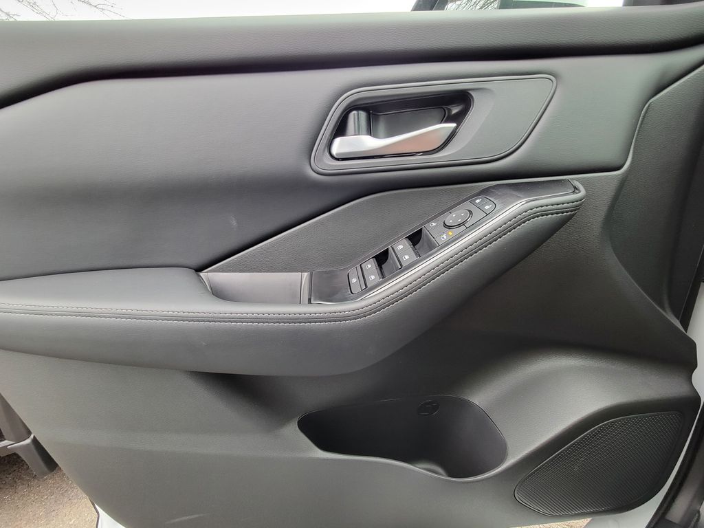 Thumbnail: 2026 Nissan Rogue - 30