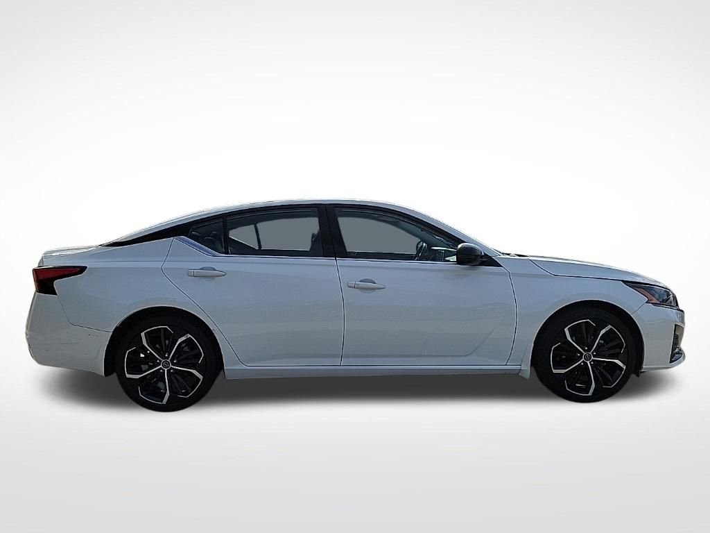 Thumbnail: 2024 Nissan Altima - 7