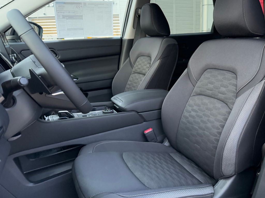 Thumbnail: 2025 Nissan Pathfinder - 13