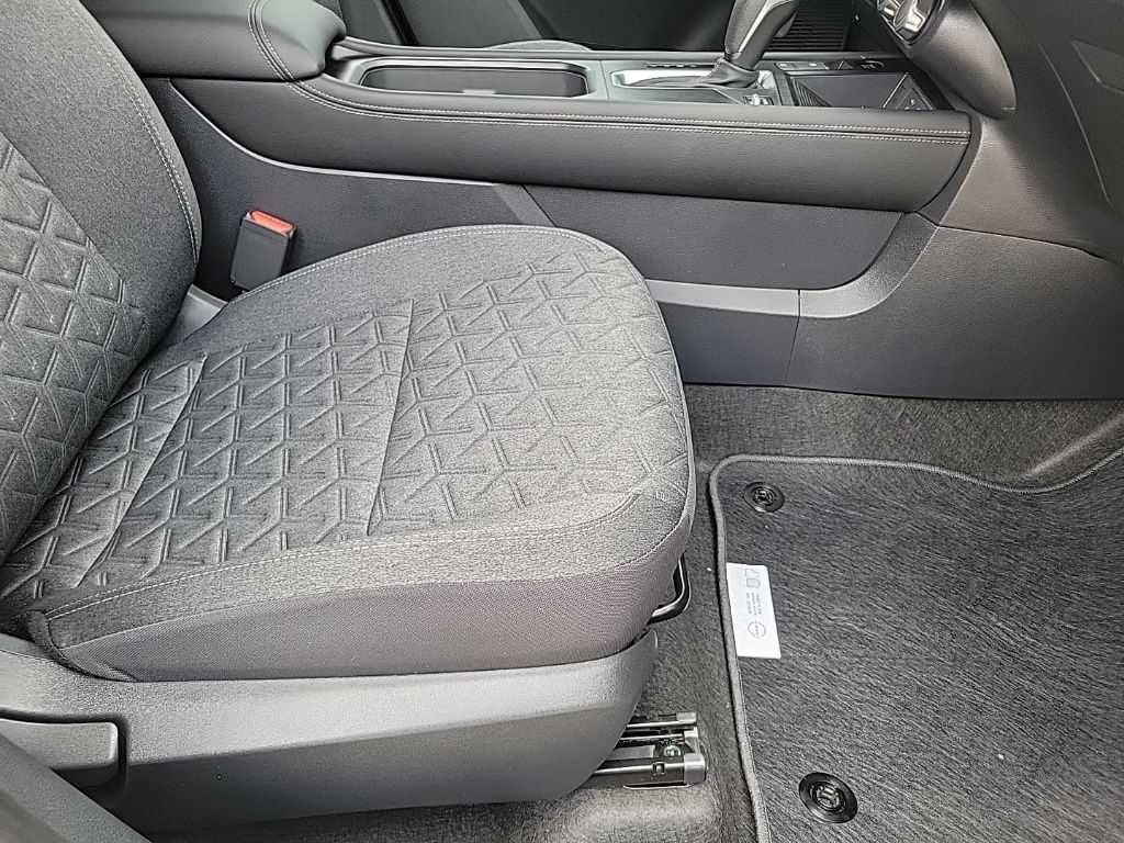 Thumbnail: 2025 Nissan Kicks - 14