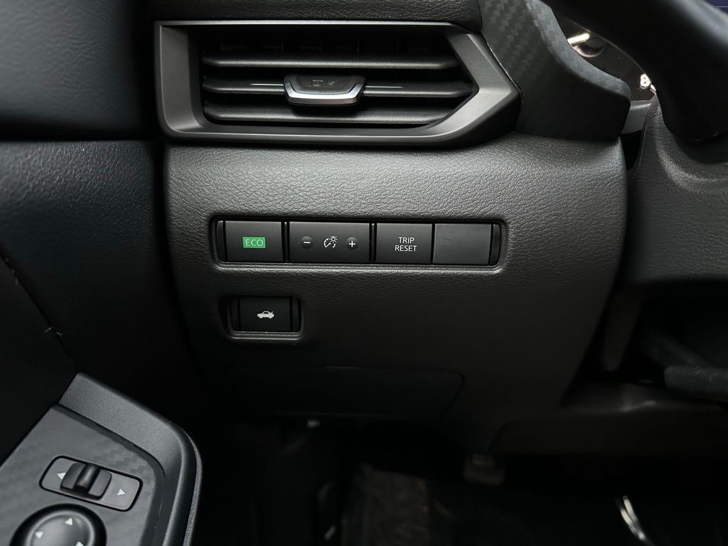 Thumbnail: 2025 Nissan Sentra - 14