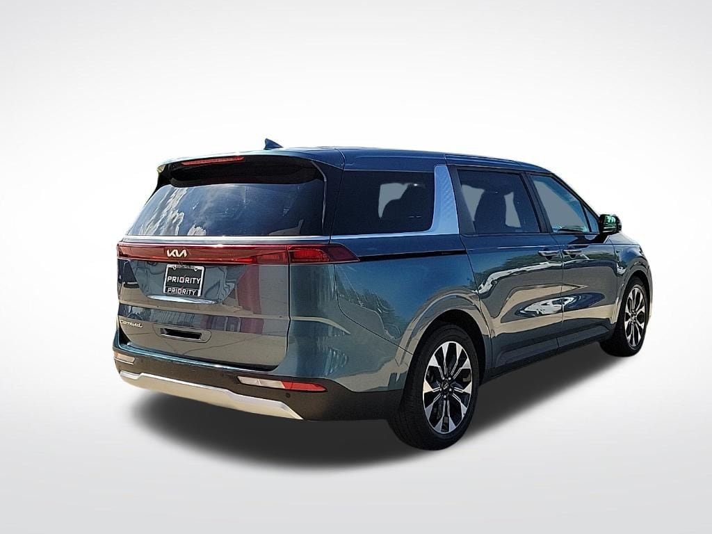 Thumbnail: 2022 Kia Carnival - 4