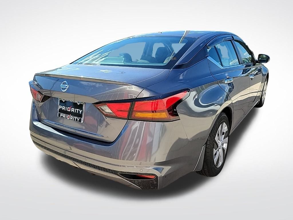 Thumbnail: 2022 Nissan Altima - 5