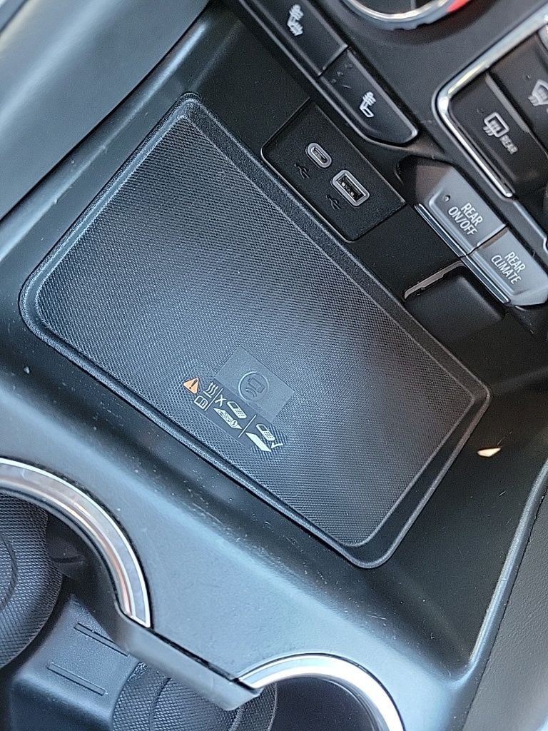 Thumbnail: 2022 Chevrolet Suburban - 32