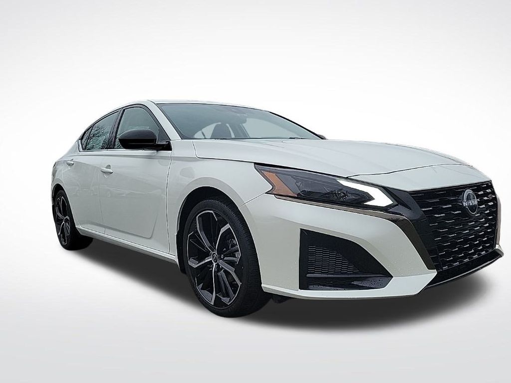 Thumbnail: 2023 Nissan Altima - 7