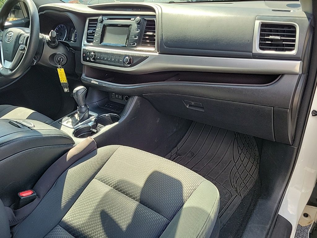 Thumbnail: 2018 Toyota Highlander - 10