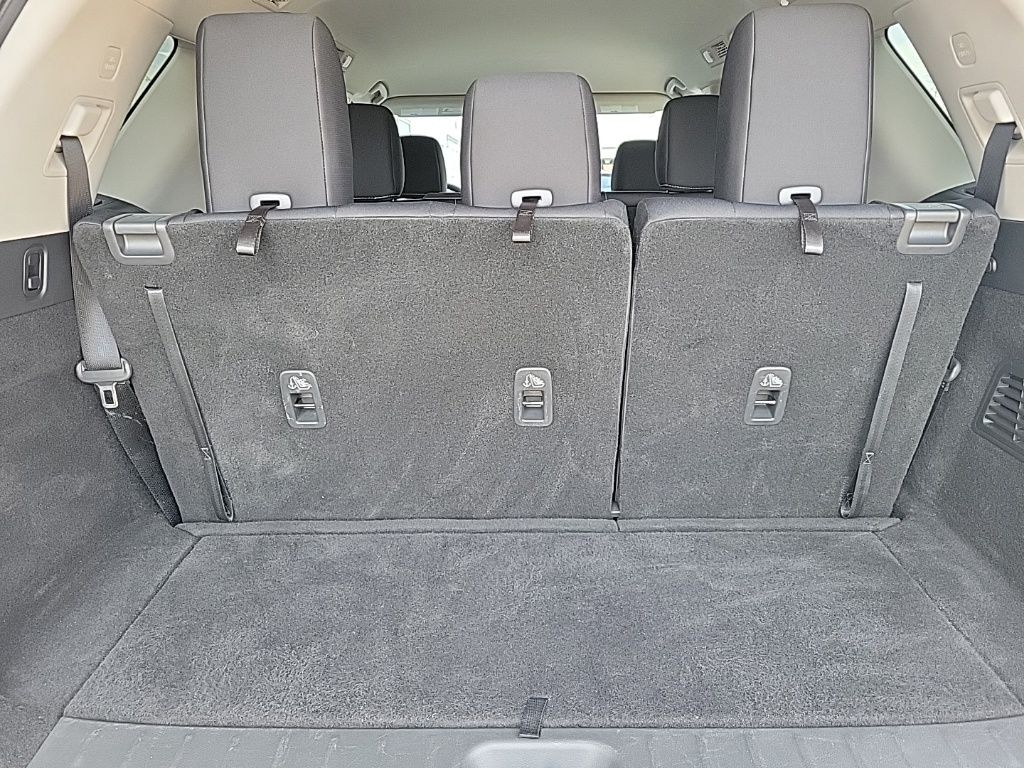 Thumbnail: 2023 Nissan Pathfinder - 18