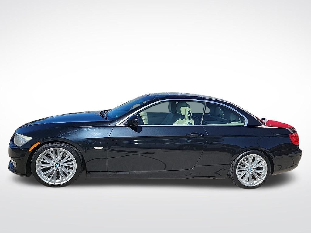 Thumbnail: 2011 BMW 3 Series - 3
