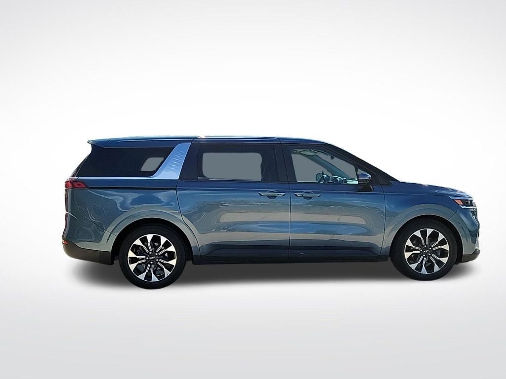 Thumbnail: 2022 Kia Carnival - 5