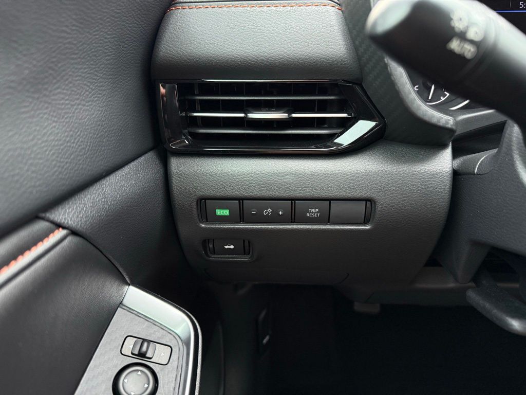 2023 Nissan Sentra SR 14