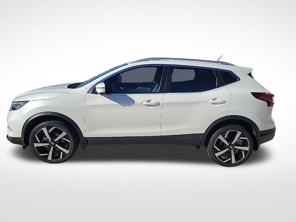 Thumbnail: 2022 Nissan Rogue Sport - 2