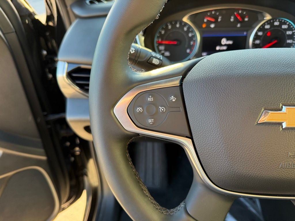 Thumbnail: 2023 Chevrolet Traverse - 18