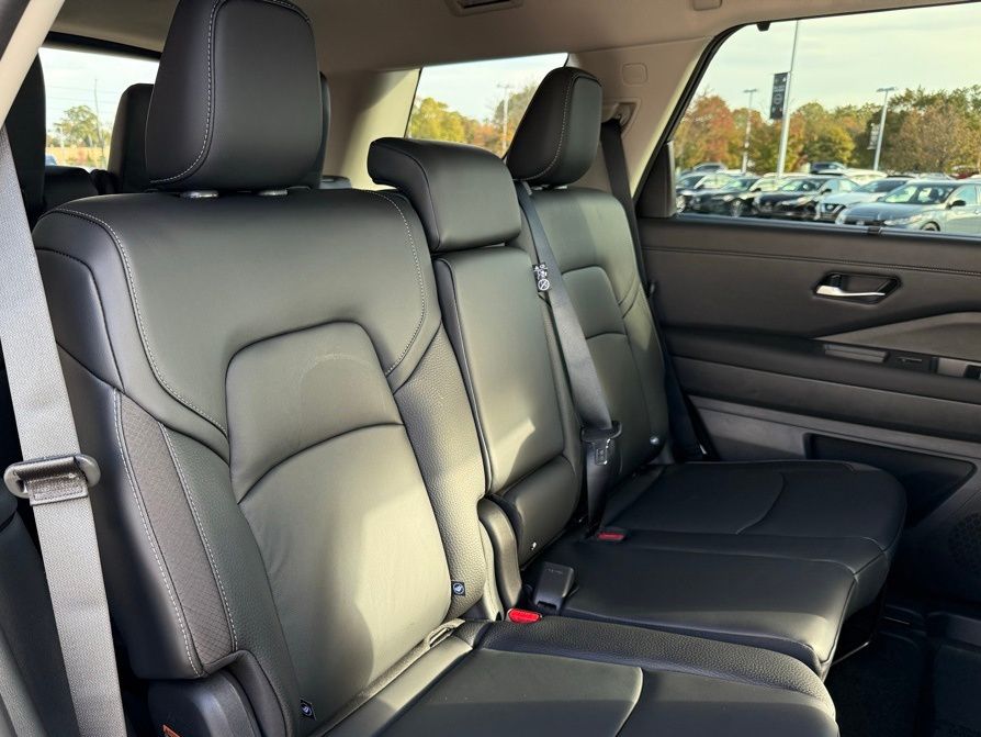 Thumbnail: 2025 Nissan Pathfinder - 30