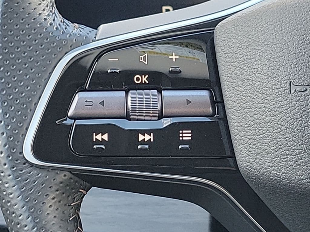 Thumbnail: 2023 Nissan Ariya - 24