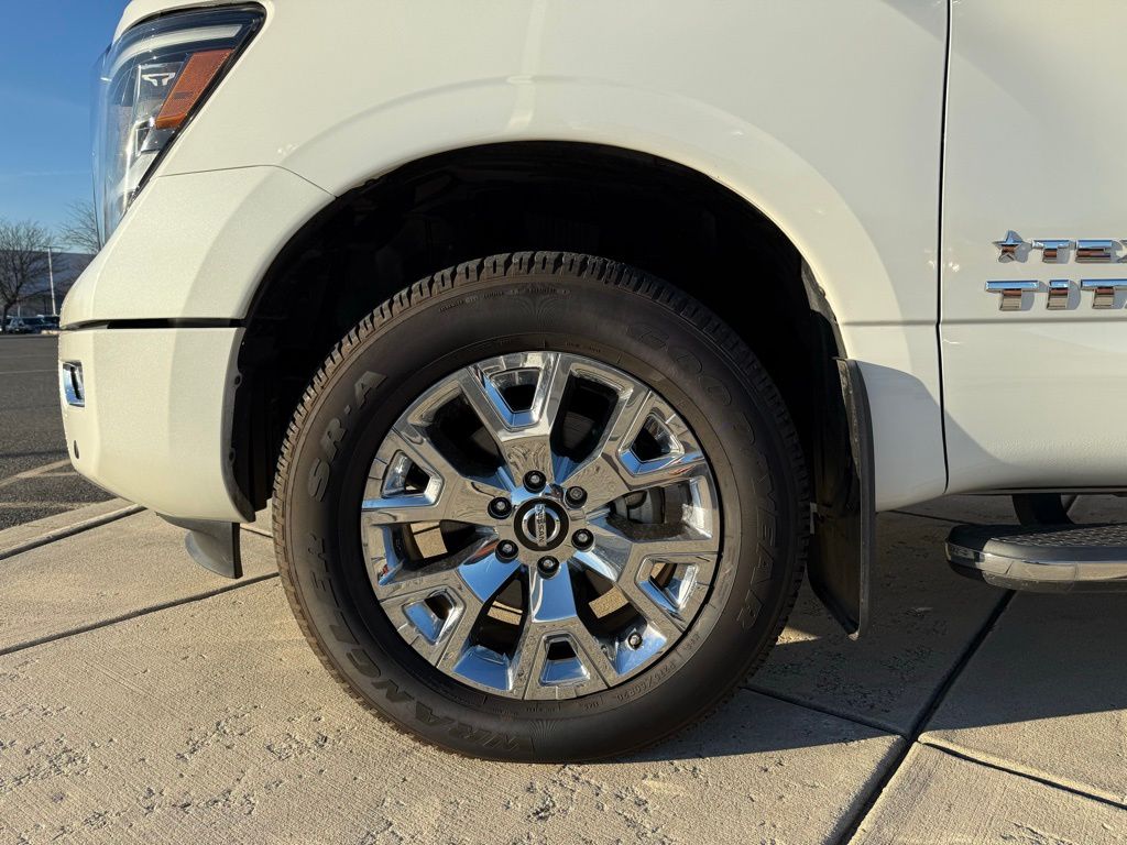 Thumbnail: 2021 Nissan Titan - 10