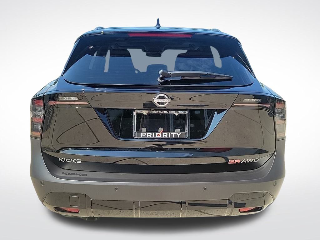 Thumbnail: 2025 Nissan Kicks - 4