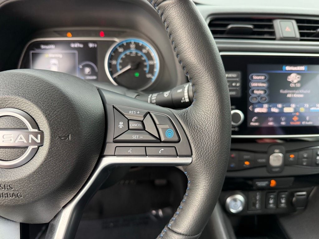 Thumbnail: 2023 Nissan Leaf - 22