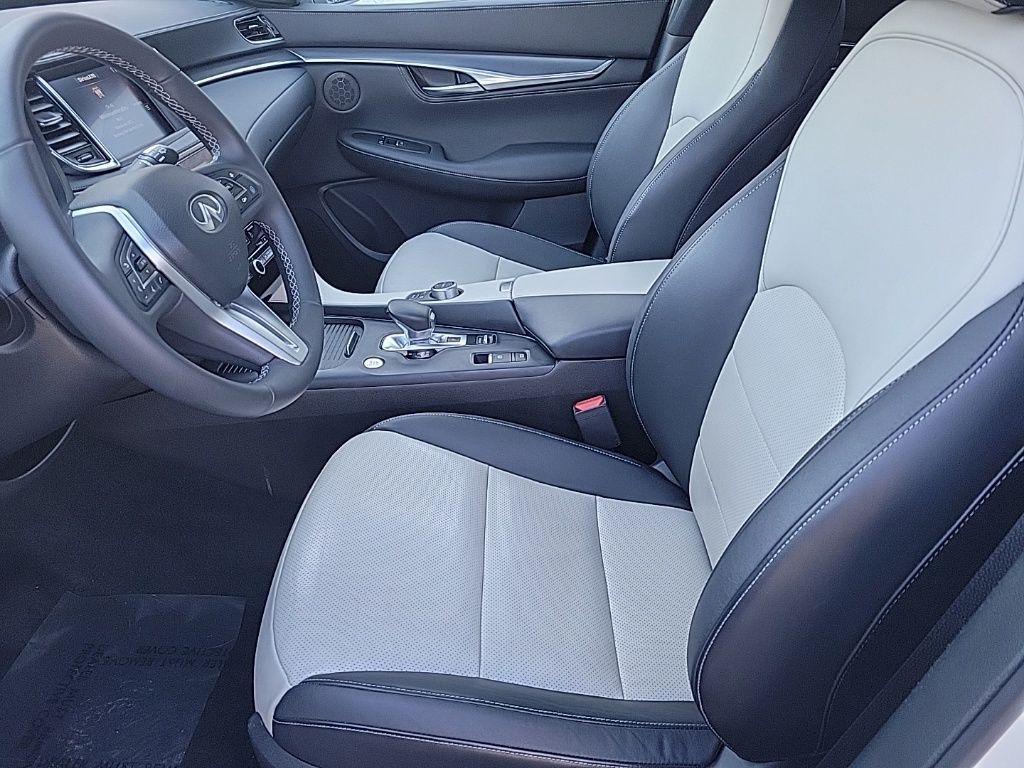 Thumbnail: 2023 INFINITI QX55 - 11