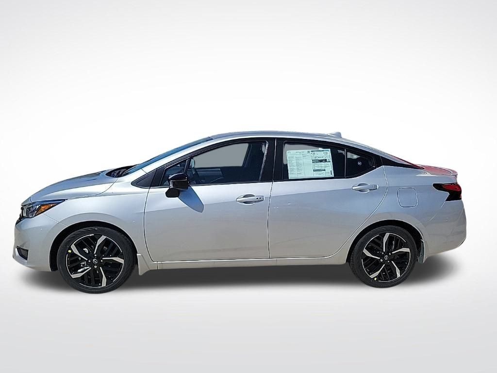 New 2025 Nissan Versa 1.6 SR Sedan