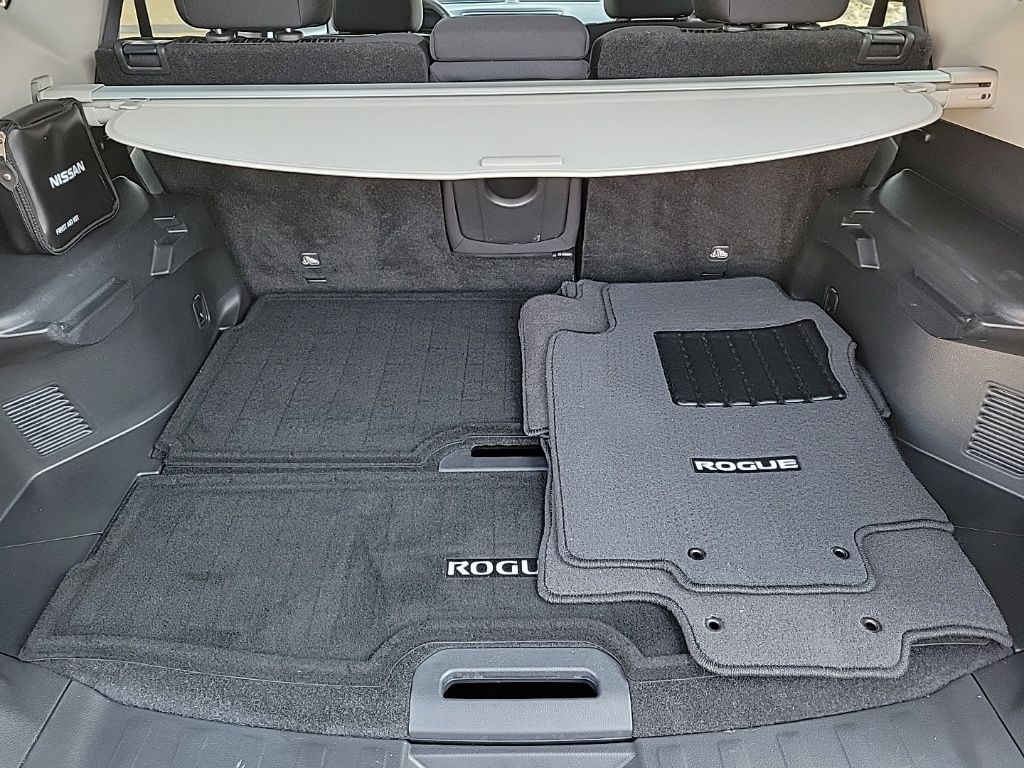 Thumbnail: 2019 Nissan Rogue - 19