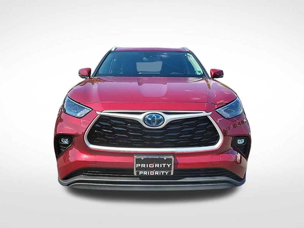 Thumbnail: 2022 Toyota Highlander - 7