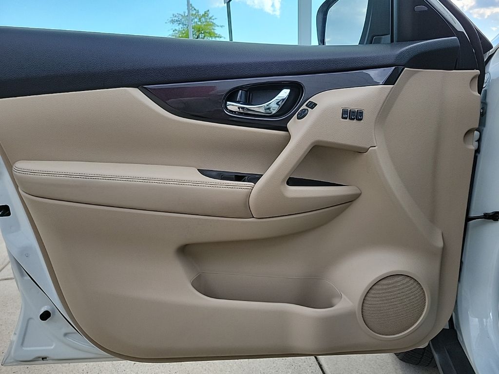Thumbnail: 2020 Nissan Rogue - 29