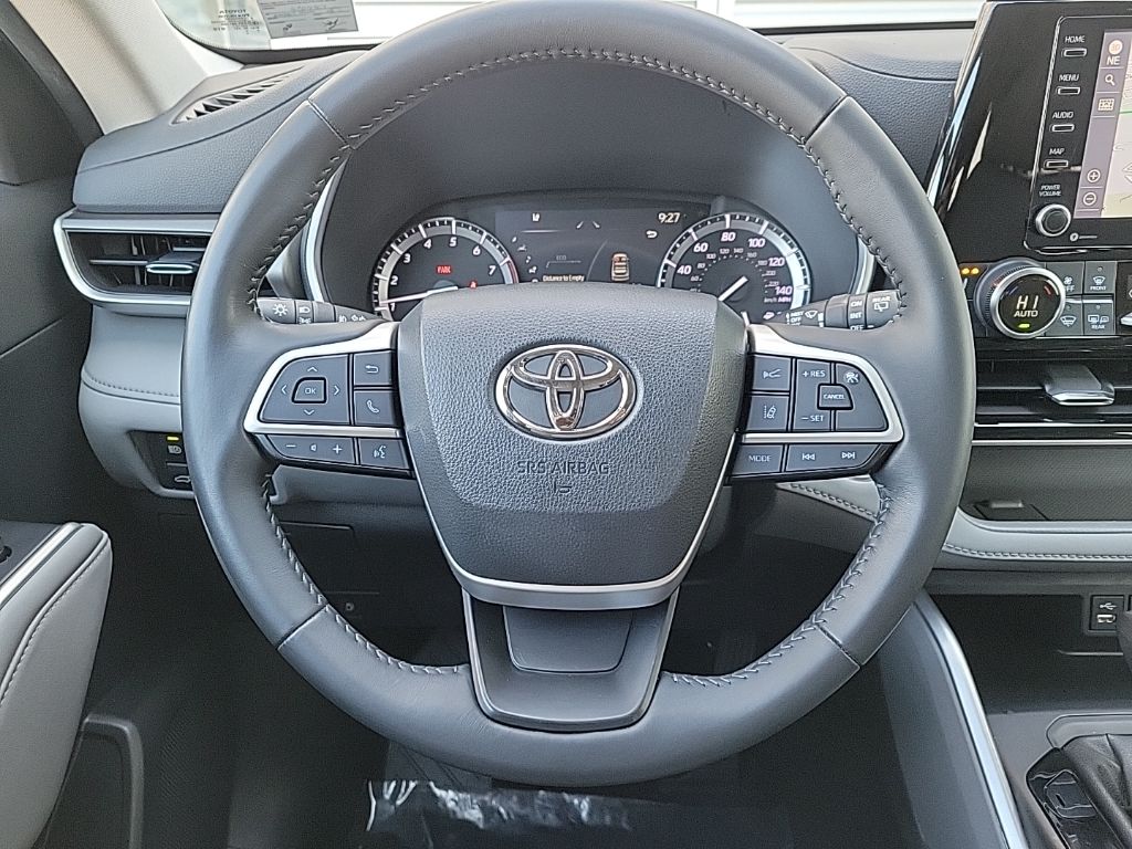 Thumbnail: 2022 Toyota Highlander - 24