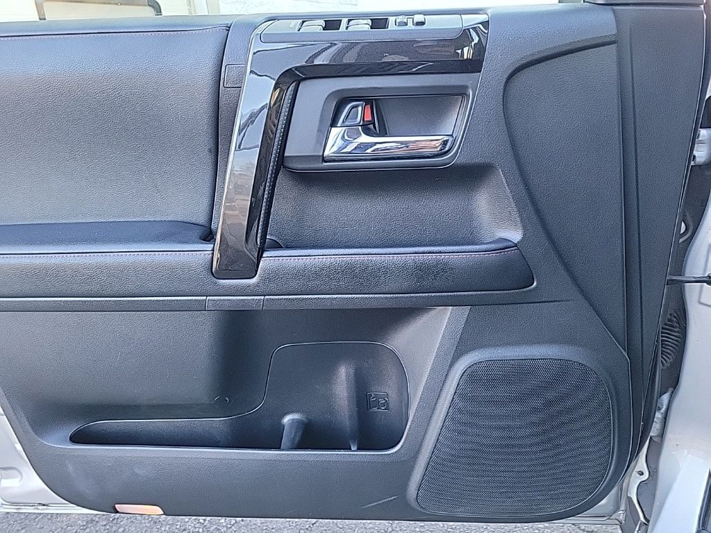 Thumbnail: 2020 Toyota 4Runner - 34