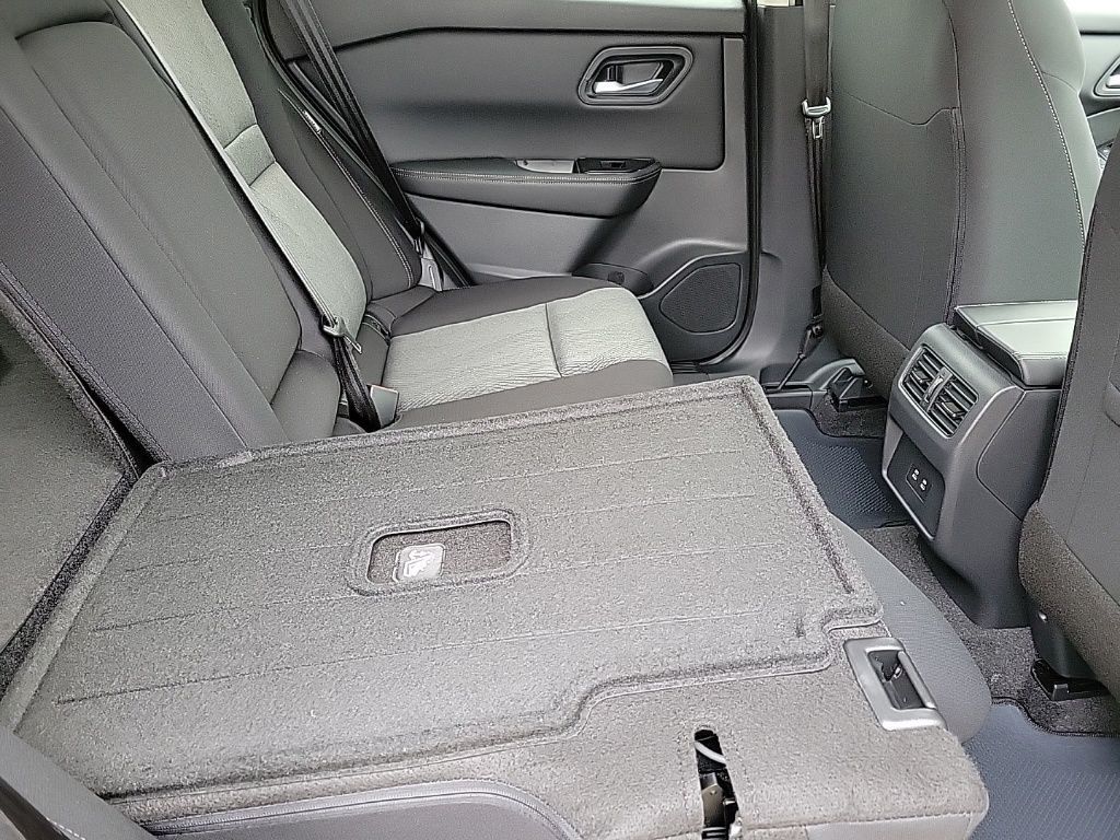 Thumbnail: 2026 Nissan Rogue - 15